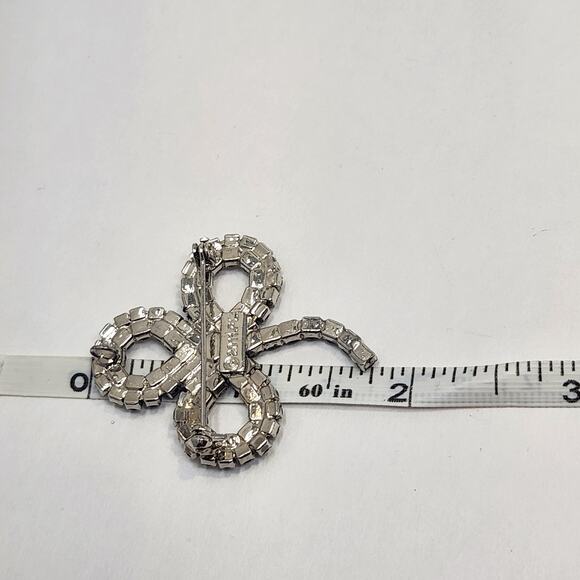 Shamrock Clover Green Clear Crystal Brooch Pin Signed FL 2011 Lucky Prong Set - Picture 5 of 5